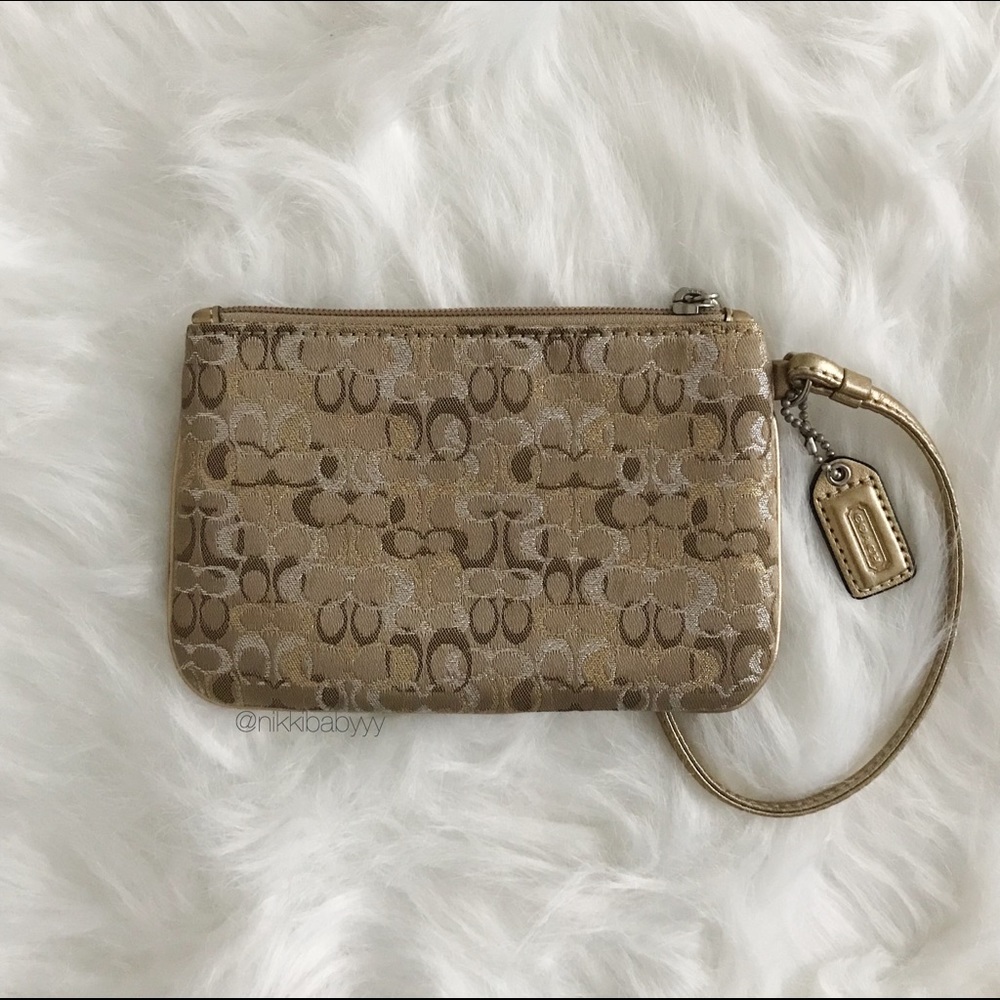 Coach 🖤 wristlet